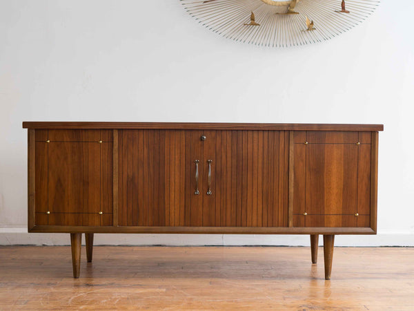 Vintage MCM Lane Cedar Blanket Chest With Tapered Legs