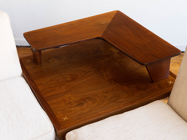 Vintage MCM American of Martinsville Accord Corner Side Table